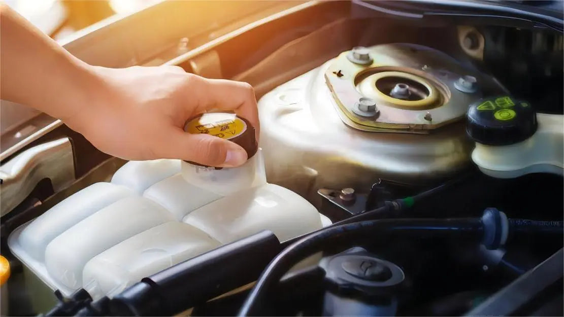 Flashark’s Guide To Coolant Systems: How A Universal Overflow Tank Can Enhance Engine?